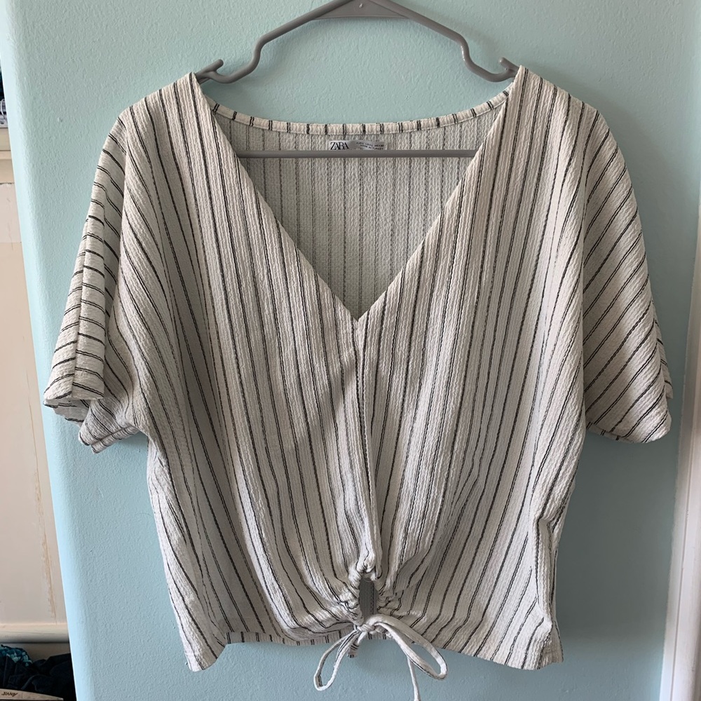 Stripe bottom tie blouse